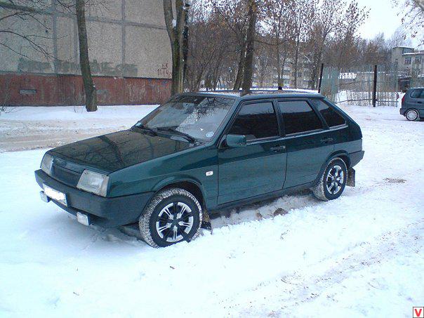 Мою супер девятку, красивую, на отличном ходу, с негремящим салоном на