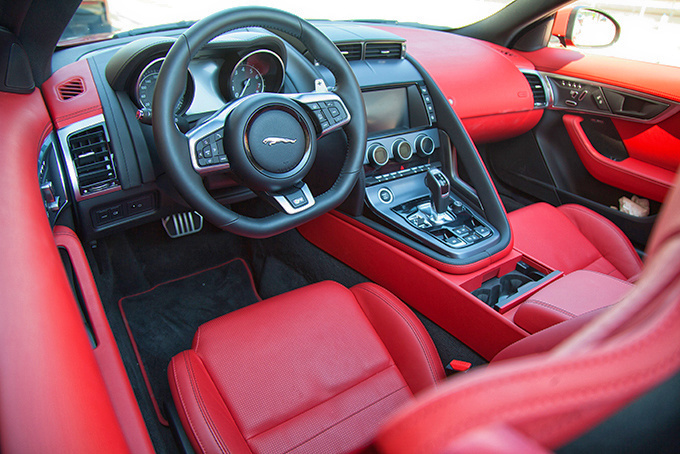 Jaguar f Type r AWD