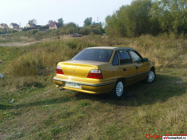 ДЭУ Нексия.