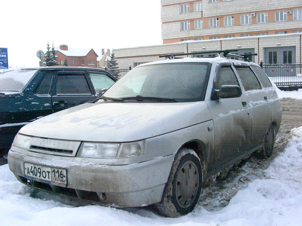 Моя машина мне нравится и очень меня выручает.