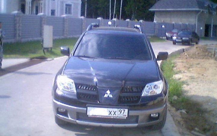 Mitsubishi Outlander.
