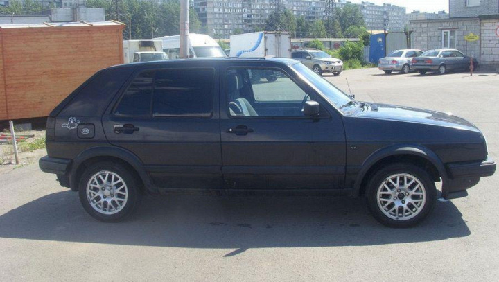 автомобиль вне времени.
