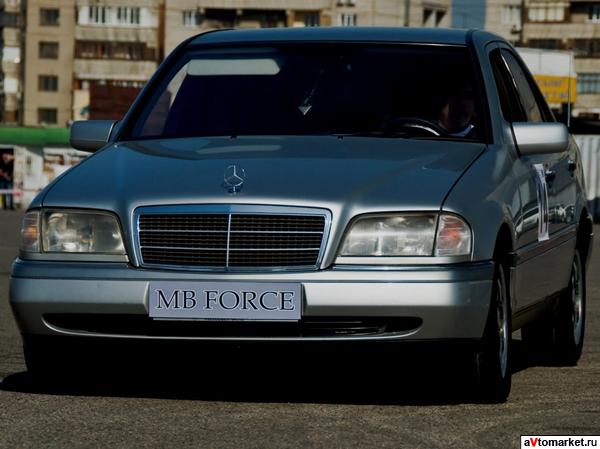 Mercedes Benz w202. Серебристый 2.8.