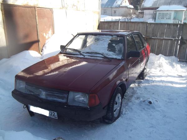 Автомобиль эпохи заката СССР.