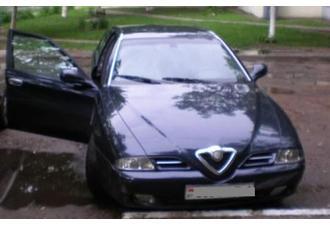 Alfa Romeo 166.
