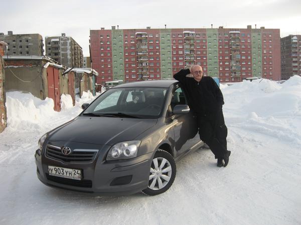 Тойота Авенсис.
