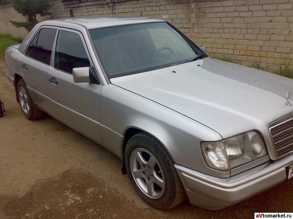 Mercedes W124/E230.
