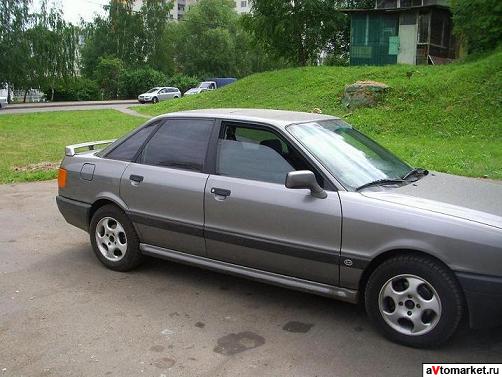 Audi 80.