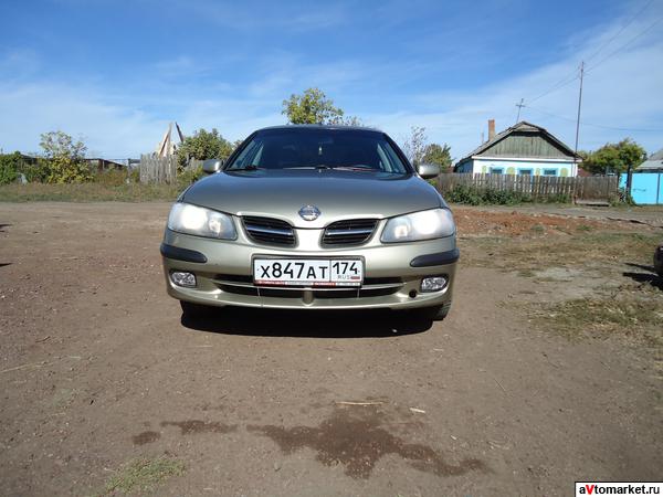 Nissan Almera.