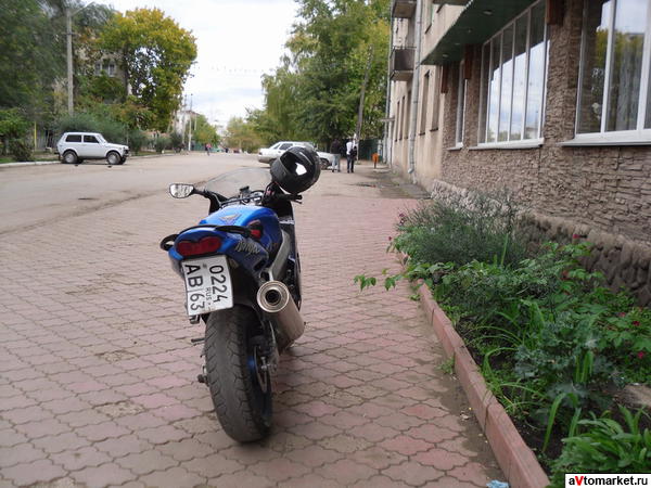 Ninja ZX9R.