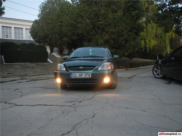 Kia Rio 2003.