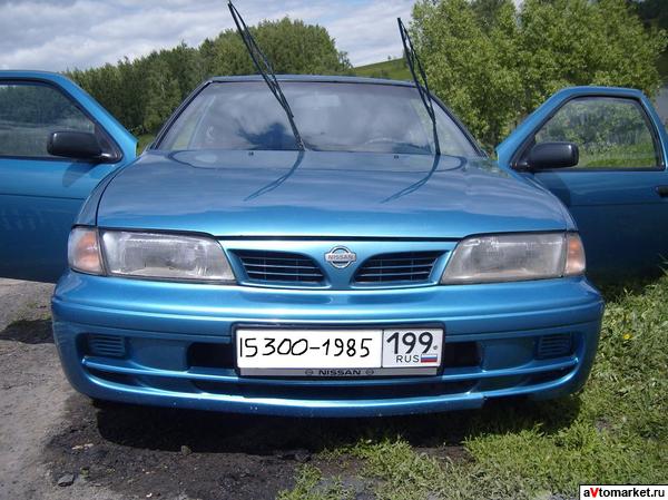 Nissan Almera N15.