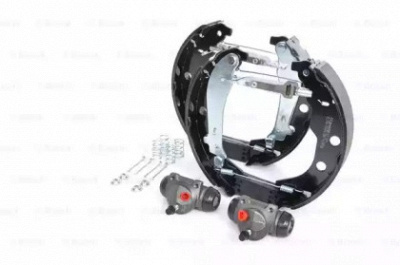 BOSCH 0204114122 -  Комплект тормозных колодок