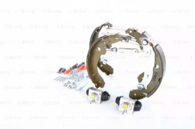 BOSCH 0204114193 -  Комплект тормозных колодок