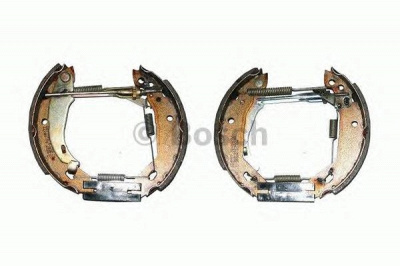 BOSCH 0204114533 -  Комплект тормозных колодок