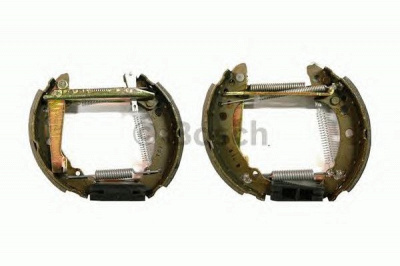 BOSCH 0204114606 -  Комплект тормозных колодок