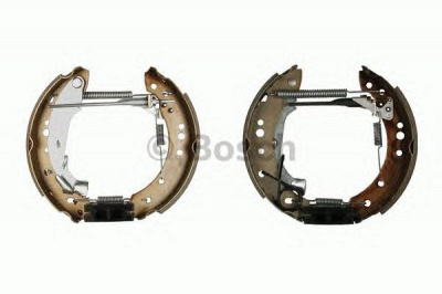 BOSCH 0204114613 -  Комплект тормозных колодок