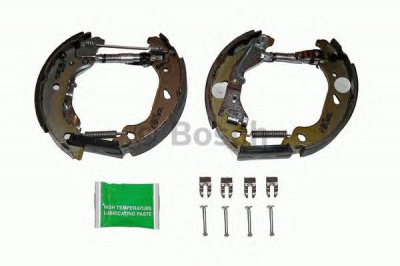 BOSCH 0204114618 -  Комплект тормозных колодок