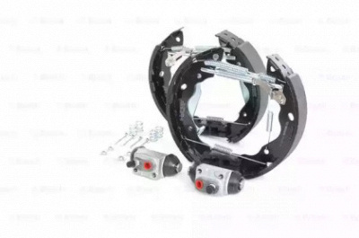 BOSCH 0204114670 -  Комплект тормозных колодок