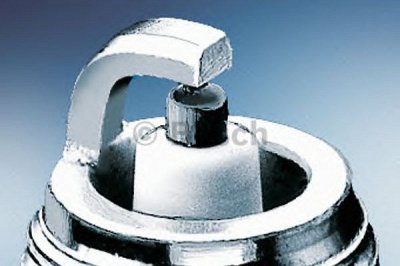 BOSCH 0242145500 -  Свеча зажигания