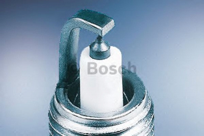 BOSCH 0242225611 -  Свеча зажигания