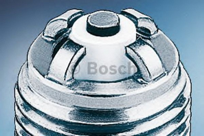 BOSCH 0242235748 -  Свеча зажигания