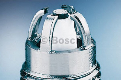 BOSCH 0242240590 -  Свеча зажигания