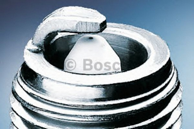 BOSCH 0242245557 -  Свеча зажигания