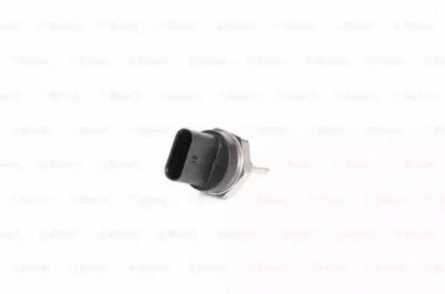 BOSCH 0261230374 -  Датчик, давление подачи топлива
