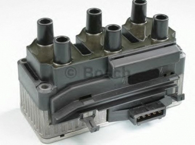 BOSCH 0986221015 -  Катушка зажигания
