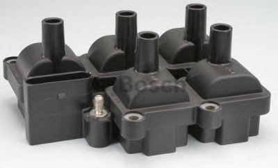 BOSCH 0986221017 - Катушка зажигания