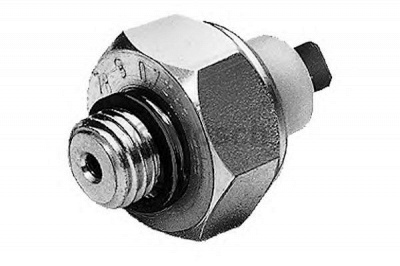 BOSCH 0986344032 -  Датчик давления масла