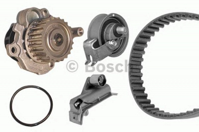 BOSCH 1987946493 -  Водяной насос + комплект зубчатого ремня