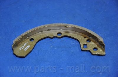 PARTS-MALL plb017 -  Комплект тормозных колодок
