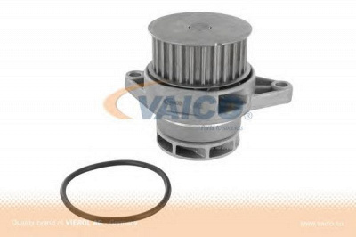 VAICO v1050037 -  Водяной насос