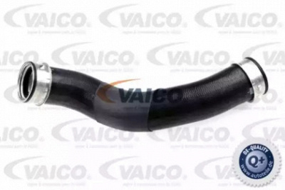 VAICO v302720 -  Трубка нагнетаемого воздуха