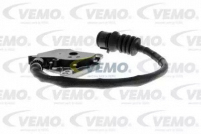 VEMO v10730021 -  Выключатель, фара заднего хода