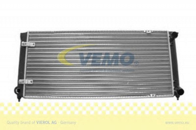 VEMO v15605010 -  Радиатор, охлаждение двигателя