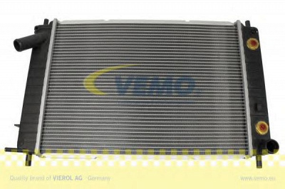 VEMO v25600017 -  Радиатор, охлаждение двигателя
