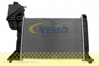 VEMO v30601281 -  Радиатор, охлаждение двигателя