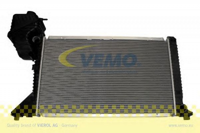 VEMO v30601282 -  Радиатор, охлаждение двигателя