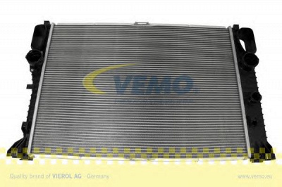 VEMO v30601290 -  Радиатор, охлаждение двигателя