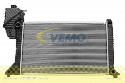 VEMO v30601302 -  Радиатор, охлаждение двигателя