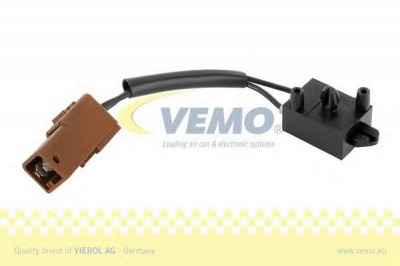 VEMO v42730010 -  Выключатель, привод сцепления (управление двигателем)