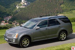 Cadillac SRX 2005 год