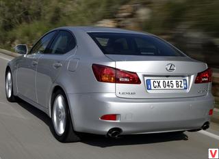 Lexus IS 2005 год