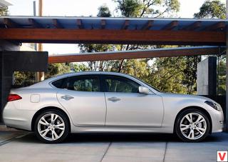 Infiniti M 2010 год