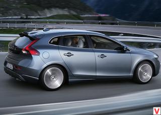 Volvo V40 2012 год