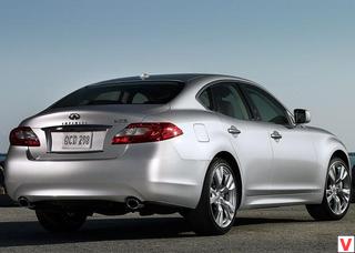 Infiniti M 2010 год