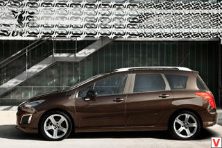 Peugeot 308 2011 год